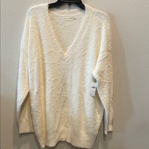 Anthropologie Soft Cream shaggy snugly V-Neck knit Sweater MSRP $148, size Large